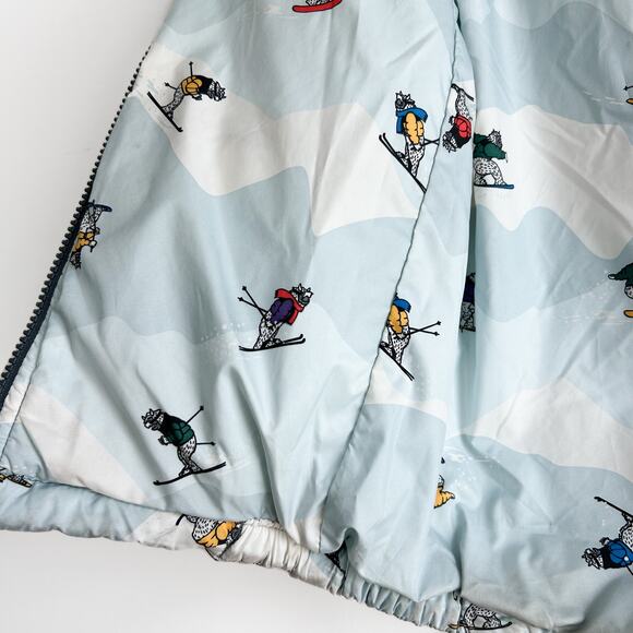 North Face Reversible Perrito Hooded Jacket in Size 5T Dark Gray Skiing Yetis - Picture 4 of 7